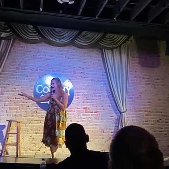 Meet your Posher, Amelia - Picture 4 of 8